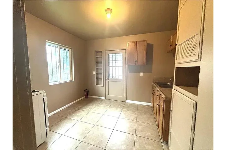 $725 : Lindo dúplex de 2 habitaciones image 2