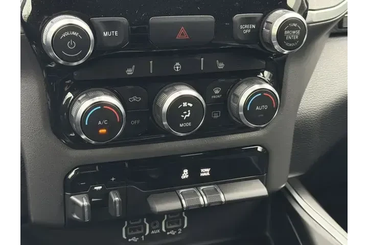 $31987 : Ram 1500 2023 4x4 Big Horn 4 image 7