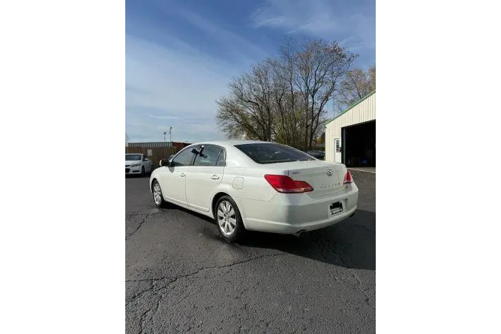 $5599 : Toyota Avalon 2006 XL 4dr Se image 2