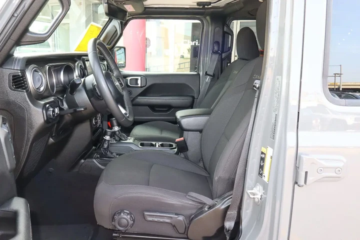 $26488 : 2023 Wrangler Sahara 4 Door 4 image 7