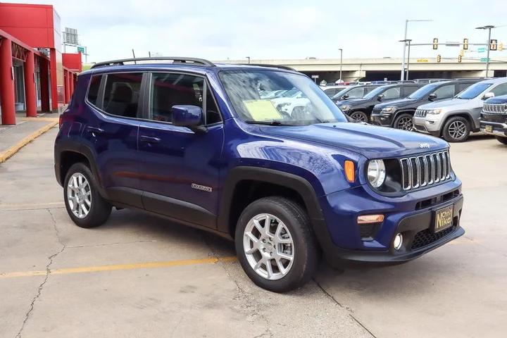 $19688 : 2019 Renegade Latitude image 4