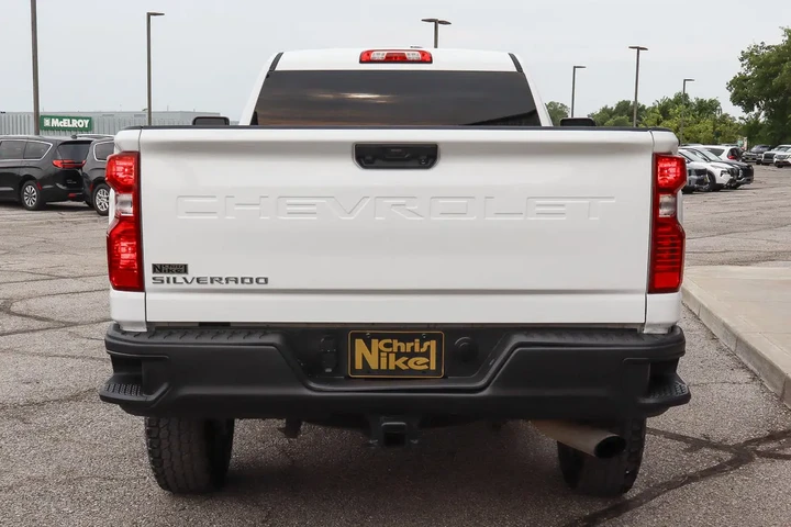 $31988 : 2022 Silverado 3500HD 2WD Reg image 5