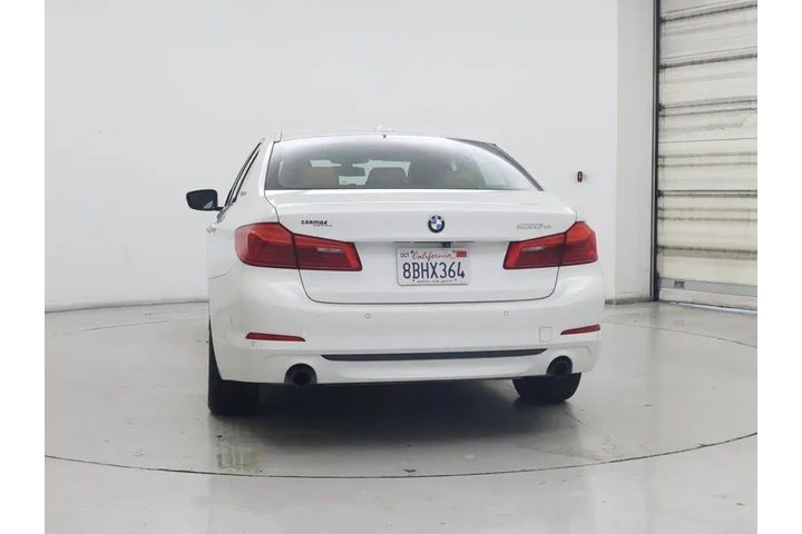 $21998 : BMW 5 Series 2018 530e iPerf image 6