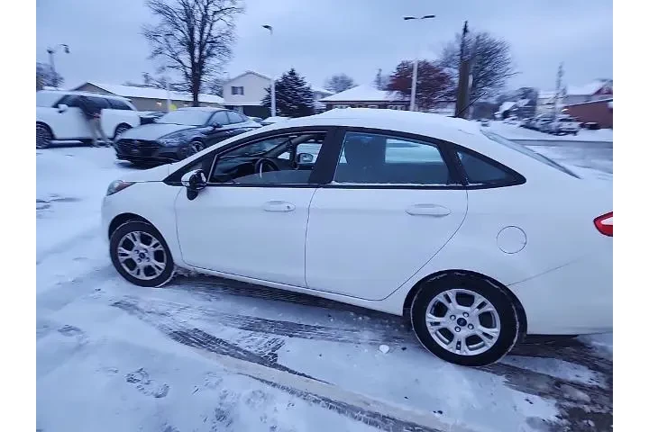 $7500 : Ford Fiesta 2015 SE 4dr Seda image 10