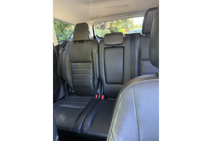 $7500 : Ford scape image 3