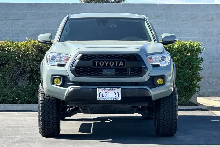 $36995 : Toyota Tacoma 2023 4x4 SR V6 image 9