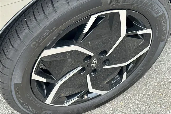 $31990 : Hyundai IONIQ 5 2024 Limited image 4