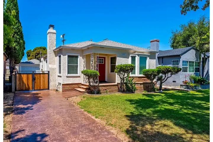 $1450 : Built in 1941, this beautifull image 4