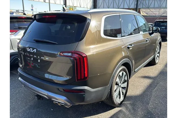 $32390 : Kia Telluride 2022 AWD SX 4d image 5