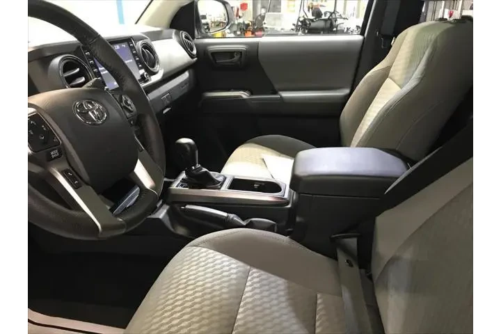 $32989 : Toyota Tacoma 2021 4x4 TRD S image 9