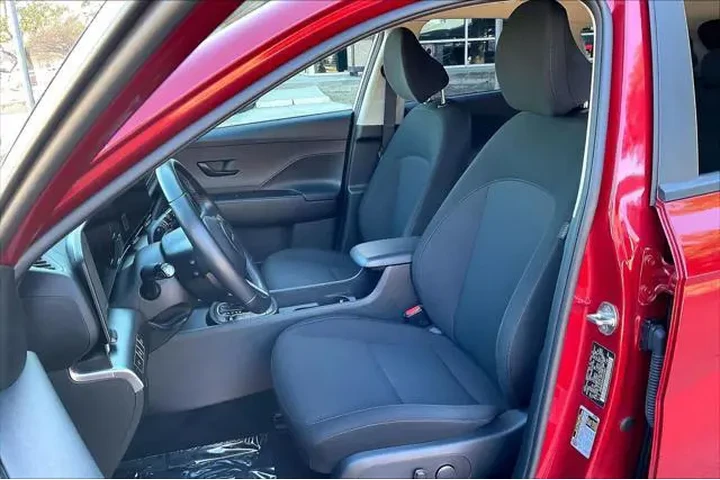 $20982 : Hyundai KONA 2025 SEL 4dr Cr image 7