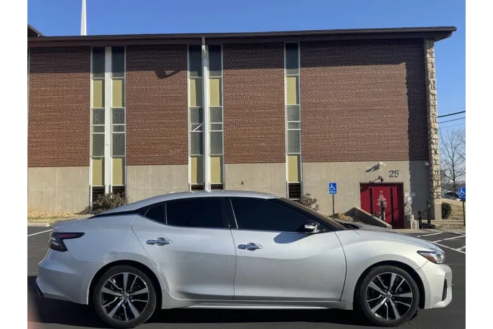 $12999 : 2021 Maxima 3.5 SV image 5