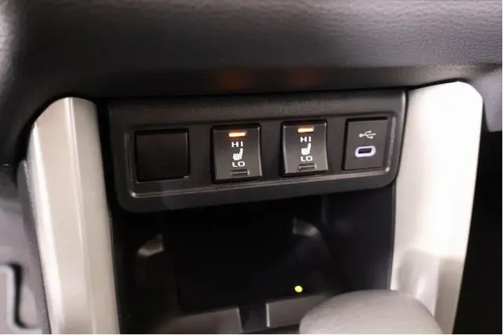 $29485 : Toyota Corolla Cross 2025 XL image 7