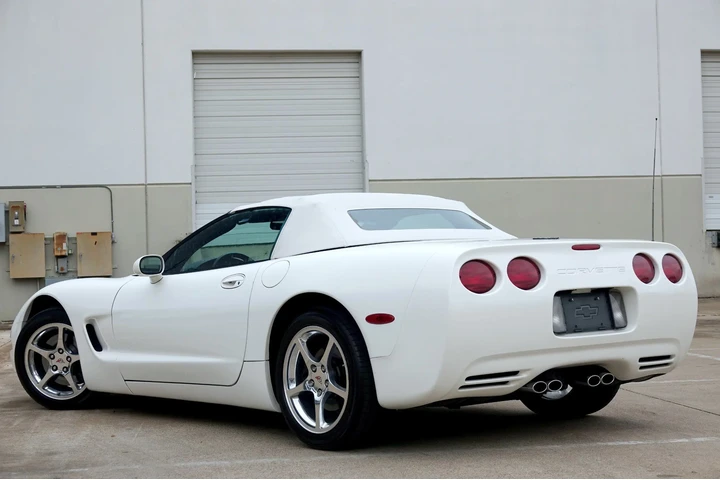 $17990 : 2001 Corvette image 4