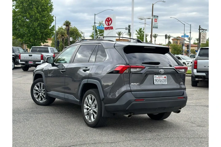 $34470 : Toyota RAV4 2023 XLE Premium image 5
