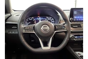 $20998 : Nissan Altima 2022 2.5 SL 4d thumbnail
