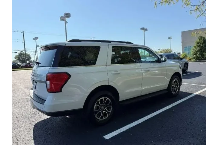 $39923 : Ford Expedition 2024 4x4 XLT image 6