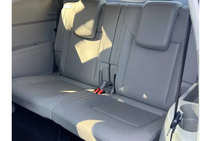 $19997 : 2019 Atlas V6 SEL 4Motion image 10