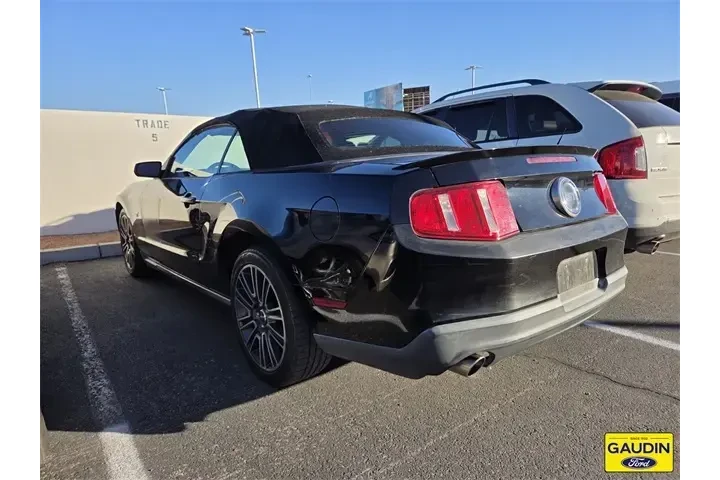 $15818 : Ford Mustang 2010 GT 2dr Con image 3