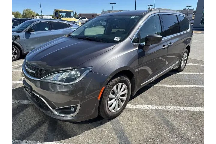 $15999 : Chrysler Pacifica 2017 Touri image 1