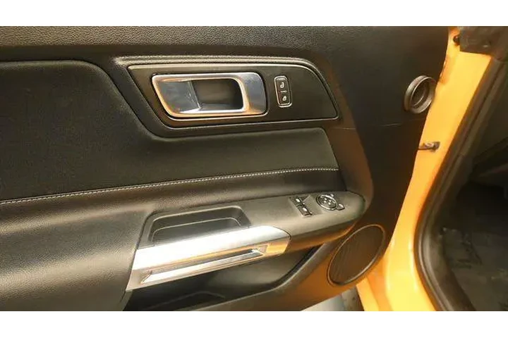 $26899 : Ford Mustang 2022 EcoBoost 2 image 10