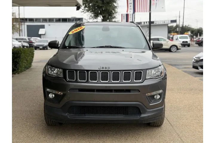 $16499 : 2018 Compass Trailhawk image 5