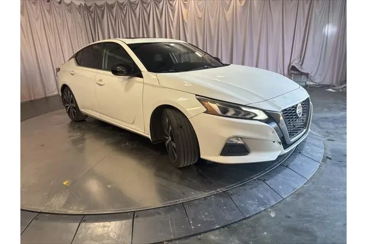 $12999 : Nissan Altima 2021 2.0 SR 4d image 3