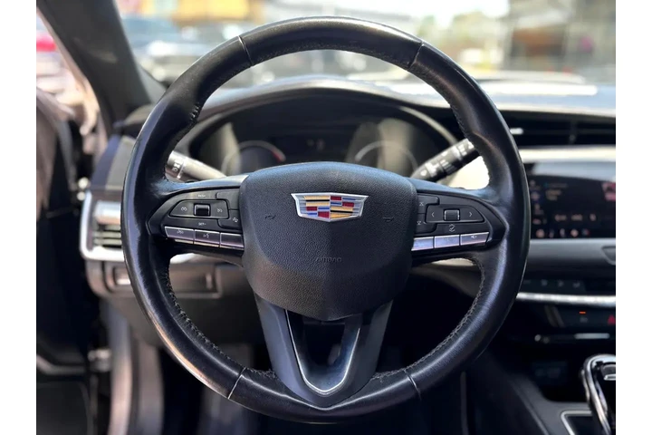 2020 XT4 FWD 4dr Premium Luxu image 10