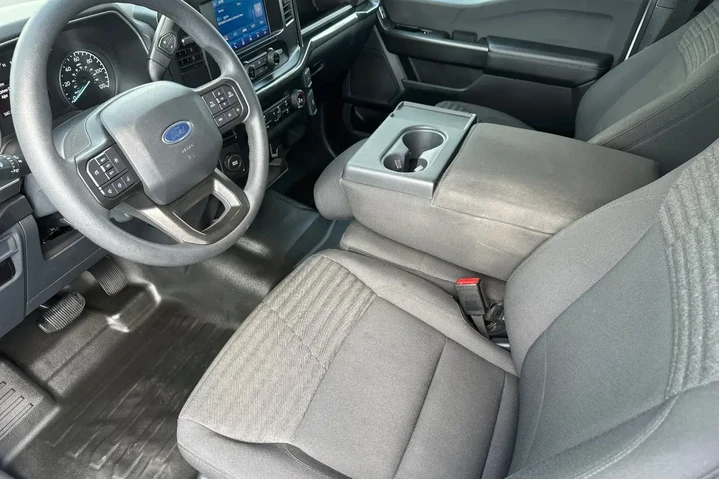 $39281 : Ford F-150 2023 4x2 XL 4dr S image 10