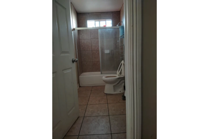 $350 : SE RENTA ESPACIO EN SALA image 4