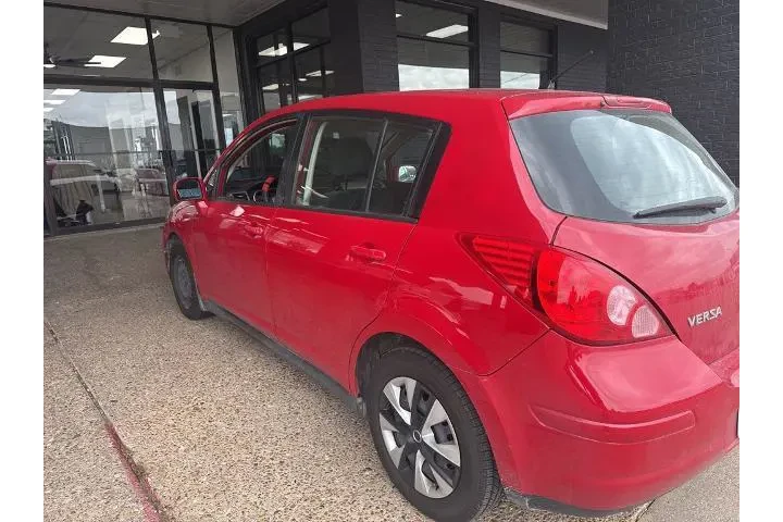 $5951 : Nissan Versa 2012 1.8 S 4dr image 2