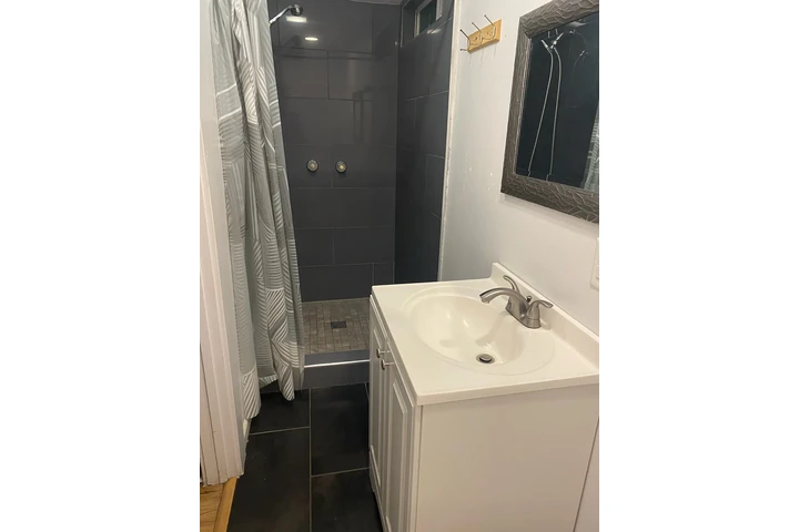 $1000 : Se renta cuarto image 1
