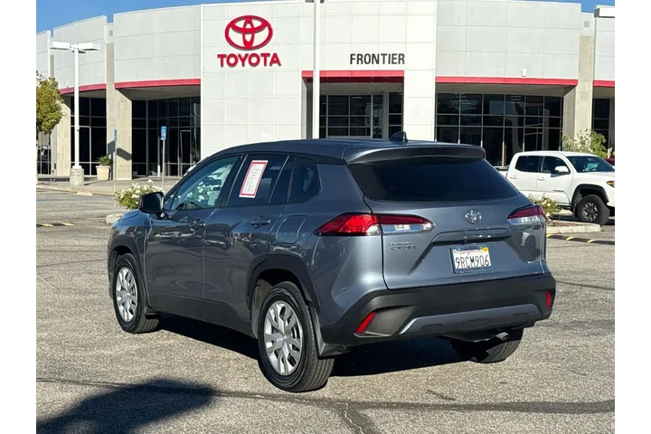 $24270 : Toyota Corolla Cross 2024 L image 5