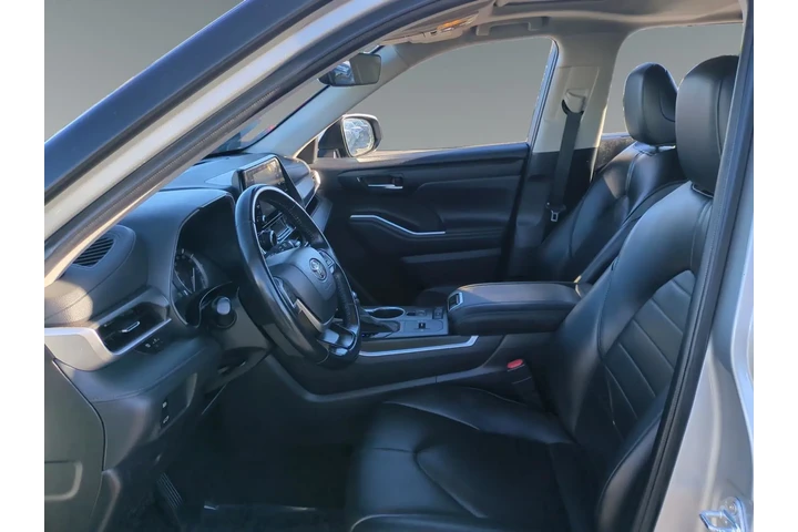 $33498 : Toyota Highlander 2022 XLE 4 image 9