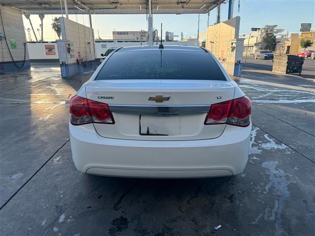 $6600 : Chevy cruze Limited 1LT image 2