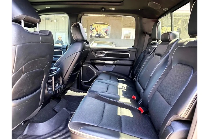 2022 RAM 1500 Laramie Crew Ca image 8