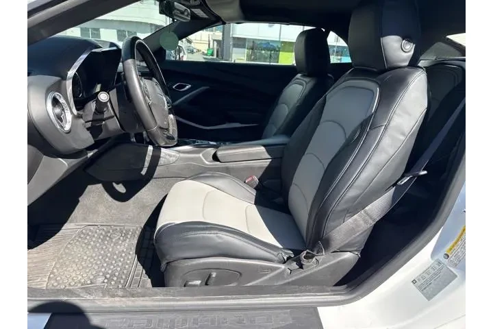 $16976 : Chevrolet Camaro 2018 LT 2dr image 9