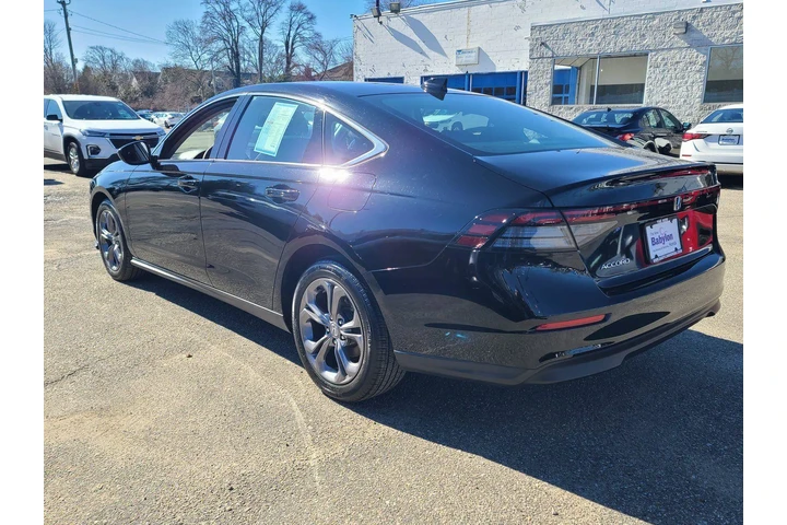 $23995 : Honda Accord 2023 EX 4dr Sed image 5