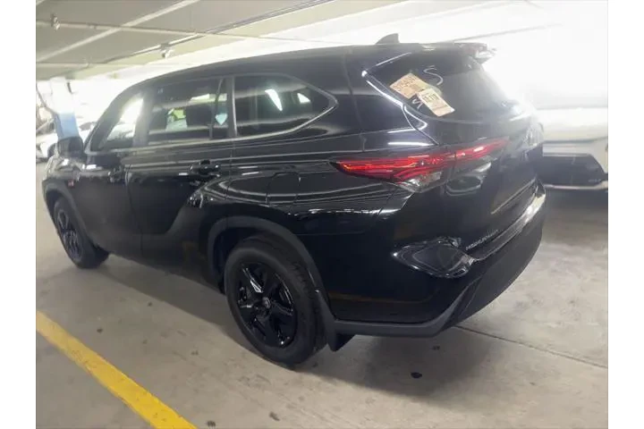 $34997 : Toyota Highlander 2023 AWD L image 4