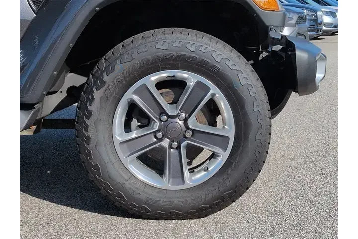 $30195 : Jeep Wrangler Unlimited 2019 image 10