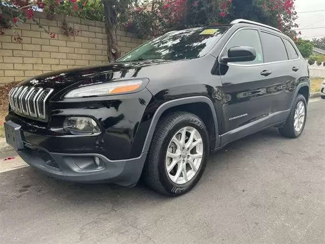 $8000 : 2017 Jeep Cherokee Latitude image 1