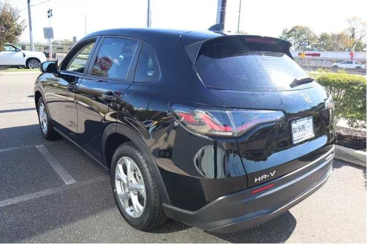 $23360 : Honda HR-V 2025 LX 4dr Cross image 8