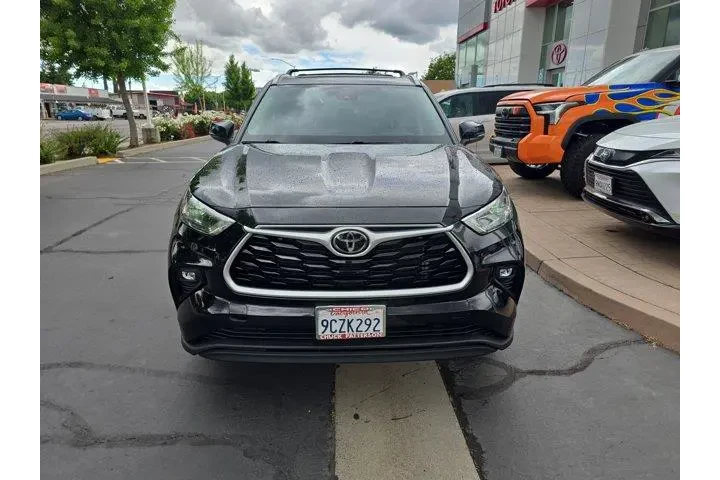 $37995 : Toyota Highlander 2022 XLE 4 image 2