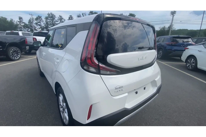 $19573 : Kia Soul 2023 LX 4dr Crossov image 9