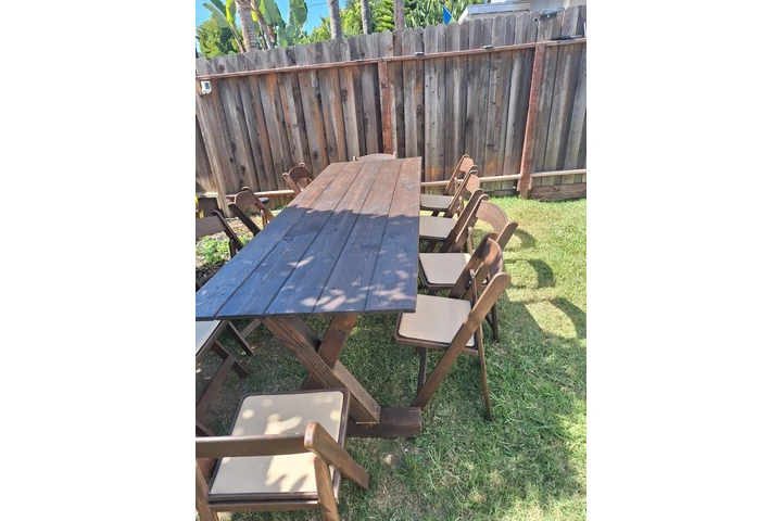 Jumpers tables chairs tents image 3