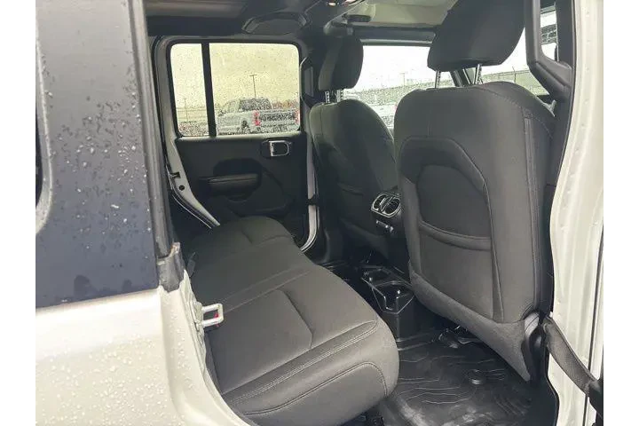 $26519 : Jeep Wrangler Unlimited 2020 image 10