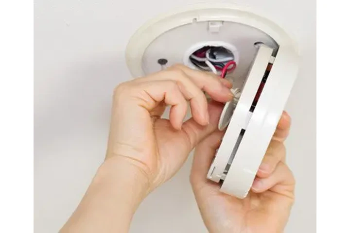 INST. CABLES AREGLO ALARMAS image 1