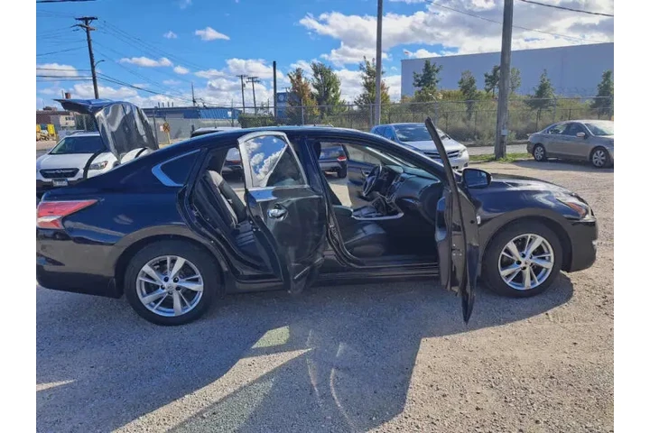 $7899 : 2014 Altima 2.5 S image 6