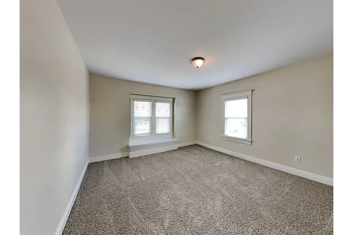 $2500 : SINGLE FAMILY HOME image 9