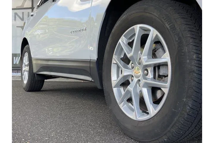 Chevrolet Equinox 2023 4x4 L image 9